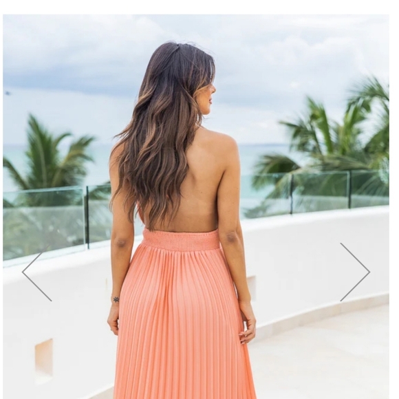 SUNNY GLEAM ACCORDION HALTER MAXI DRESS - Picture 2 of 5